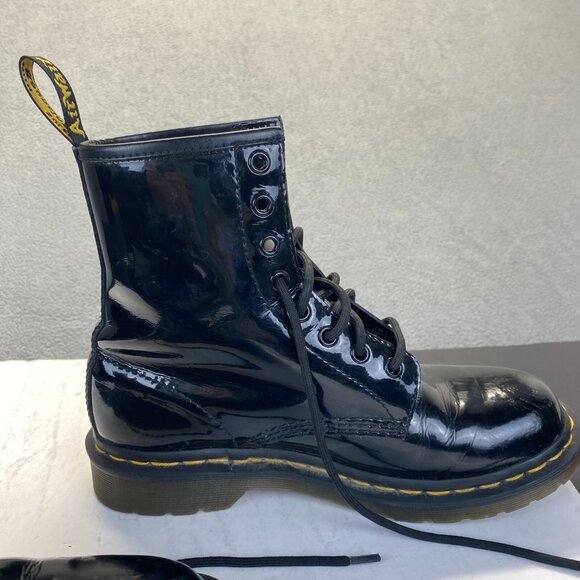 Dr. Martens Short Boots Black Leather Yellow Stitch 8 Hole Size US8 /EUR 39 - Picture 8 of 16
